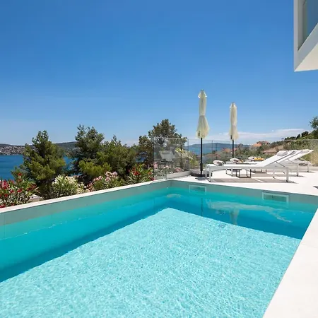 Villa Adria View With Heated Pool Ii Traù