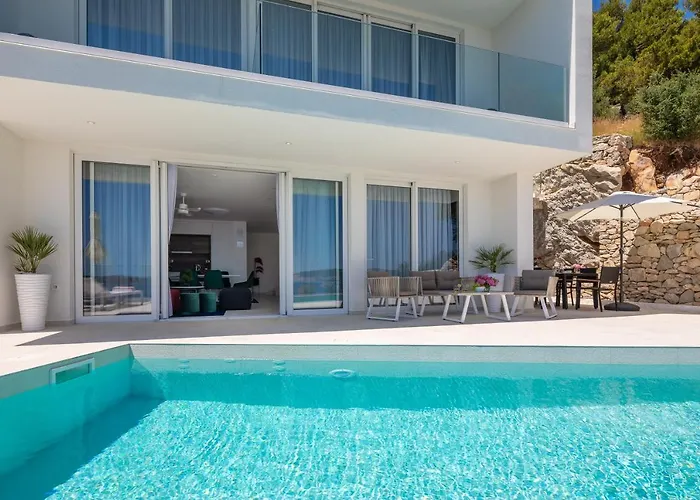 Adria View With Heated Pool Ii Trogir