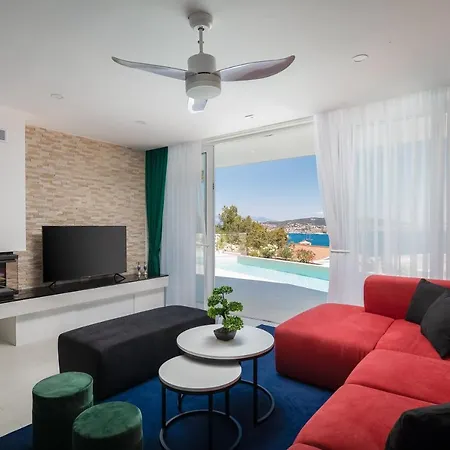 Adria View With Heated Pool Ii Trogir