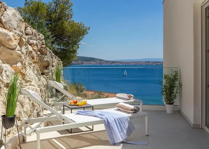 Βίλα Adria View With Heated Pool Ii Τρογκίρ