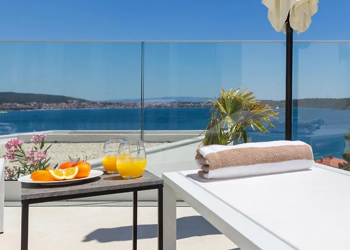 Adria View With Heated Pool Ii Τρογκίρ