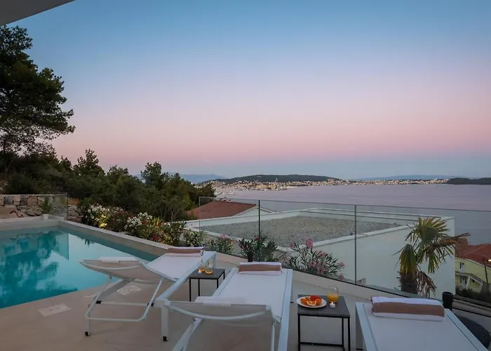 Βίλα Adria View With Heated Pool Ii *