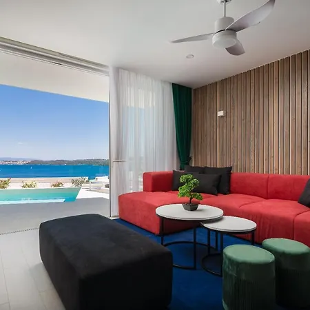 Adria View With Heated Pool Ii Traù